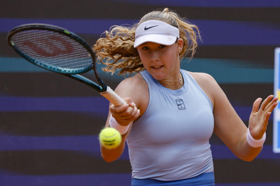 足球比赛中 足球比赛中